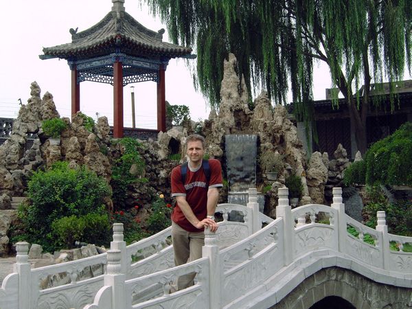 taiyuan 717w- Qiao's family courtyard - Willie in garden